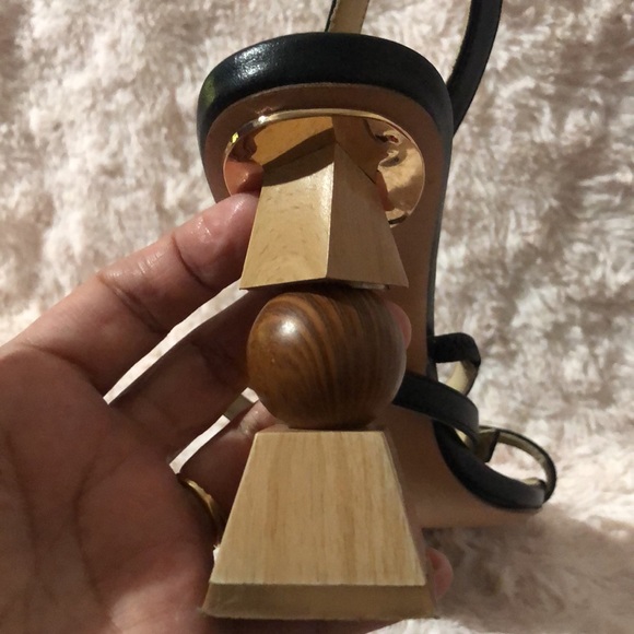 Designer inspired black heels with asymmetrical wood heel women’s size 8 - Picture 8 of 13